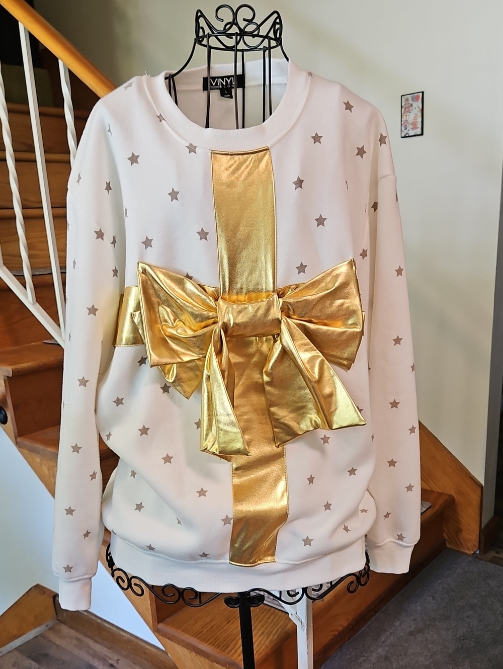 👚VINYL ICONS Gold Bow Sweatshirt